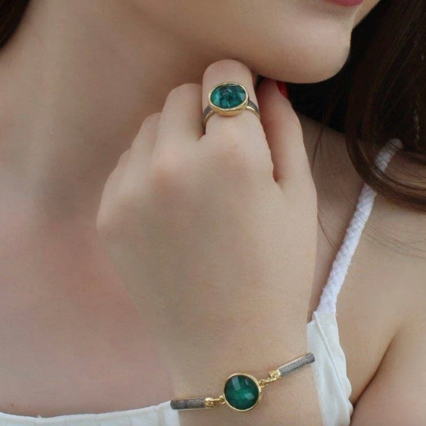 Eleanor, The Emerald Elegant Bracelet