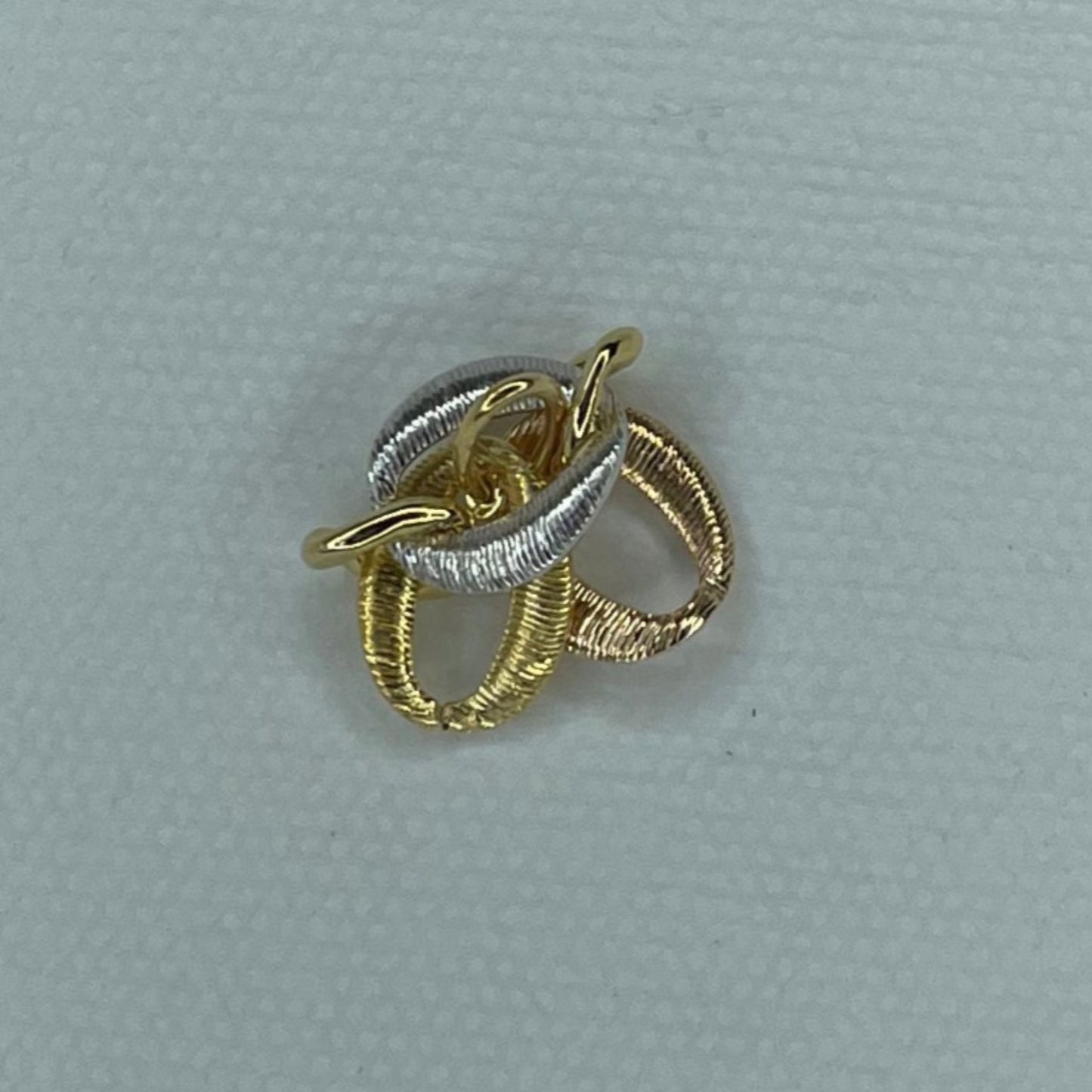 The Tri-Link Pendant