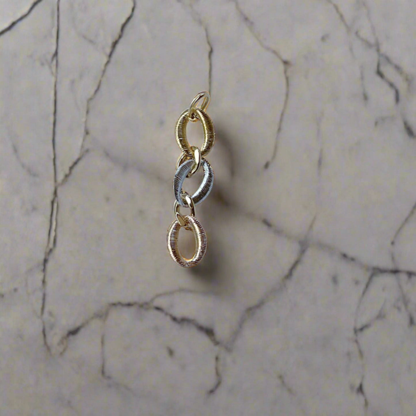 The Tri-Link Pendant